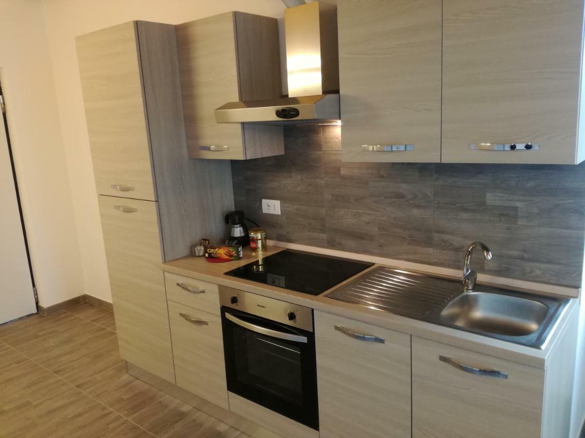 Alessietto Apartment Верона Екстериор снимка
